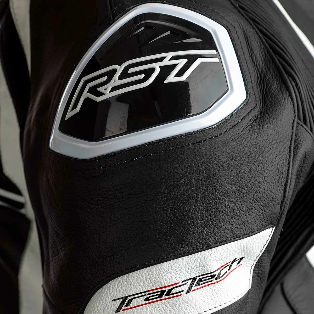 Deals π€© RST Tractech Evo 4 Leather Jacket CE - Black White π₯ 6 Deals π€© RST Tractech Evo 4 Leather Jacket CE - Black White π₯ - Image 4